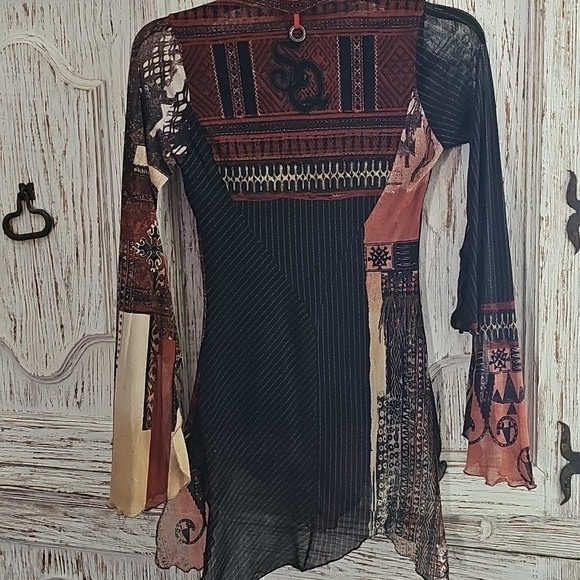 Save The Queen Vintage Top - Size S - Picture 6 of 7